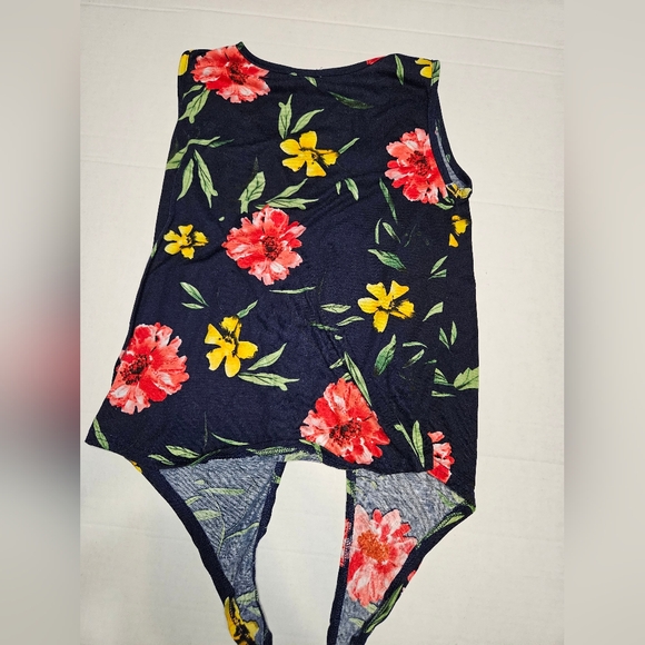 Magazine Flower Tank Top - Picture 5 of 11